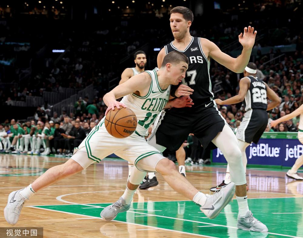 在最新的足 在最新的足